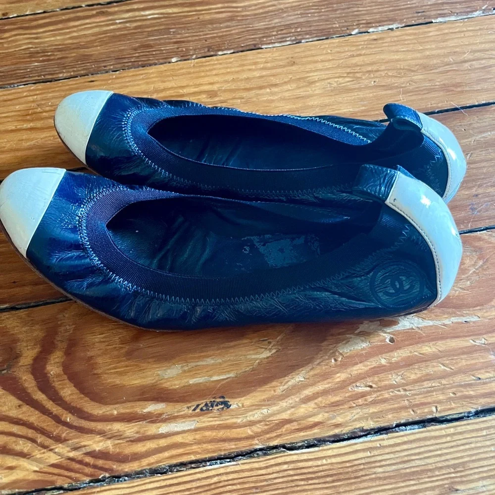 Chanel CHEAP Elegant Blue and White Women's Flats - Picture 2 of 5